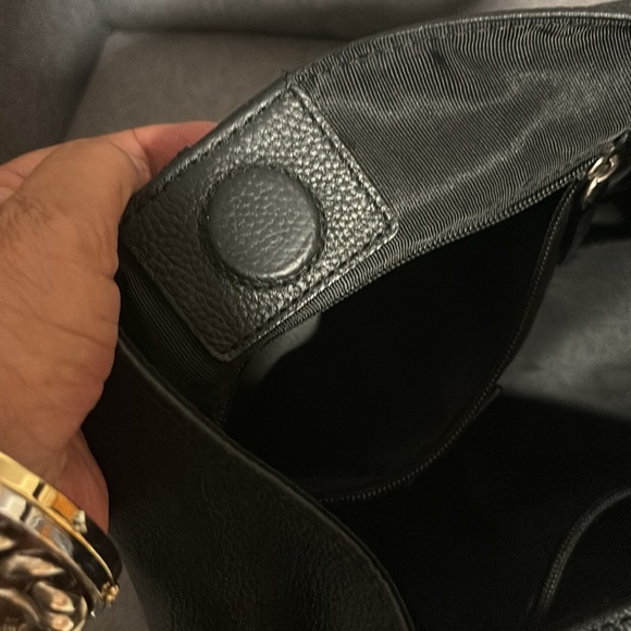 Kooba handbag black pebbled leather square shape or slouchy shape magnetic snap - Picture 7 of 8